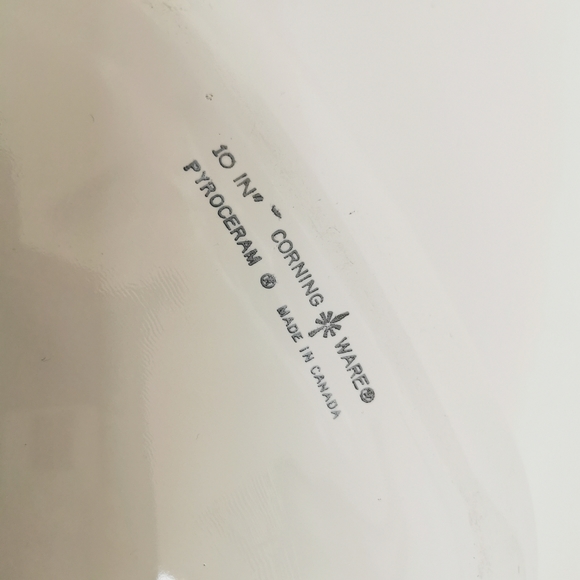 Pyrex Vintage 10in Casserole - Picture 4 of 5